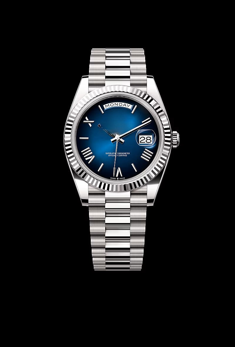 Classic Blue 18 ct white gold
